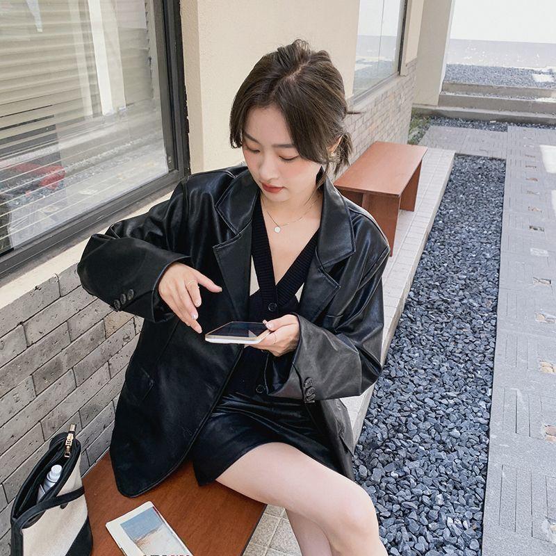 

Женская свободная куртка из полиуретана в винтажном стиле с большим вырезом в черном и коричневом цветах XL чёрный