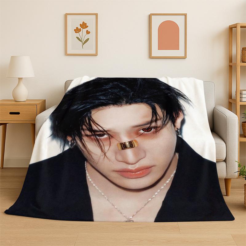 Moderne Kpop Bang Chan Stray Kids Weiche Flanell-Kuscheldecke, Gemütliche Decke für Bett, Couch, Sofa, Schlafzimmer, Wohnzimmer, Reisen, Camping 75x90cm