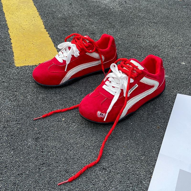 Rote deutsche Trainingsschuhe Damen 2025 neu Frühling vielseitige Sport-Freizeitschuhe Retro-Rennschuhe weich besohlte Forrest Gump Schuhe