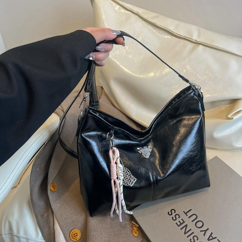 Casual Large-capacity Bag Women's New Versatile Fashion Messenger Bag Commuter Tote Bag