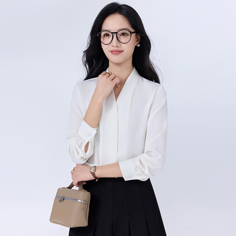 Black V-Neck Long Sleeve Women's Shirt - Petite Professional Interview Wear for Spring and Autumn