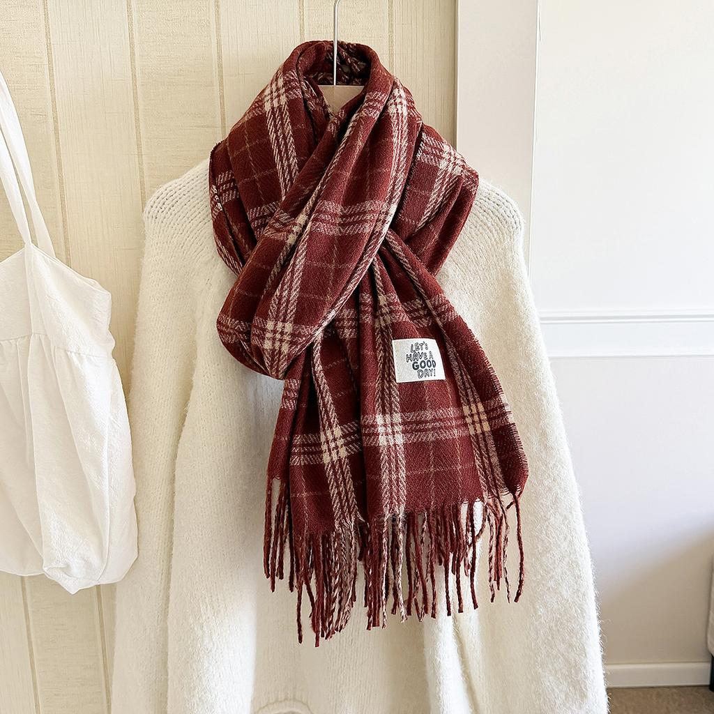 Scarf women's autumn and winter atmosphere grid Korean versatile winter explosion new scarf thickened tassel to keep warm
