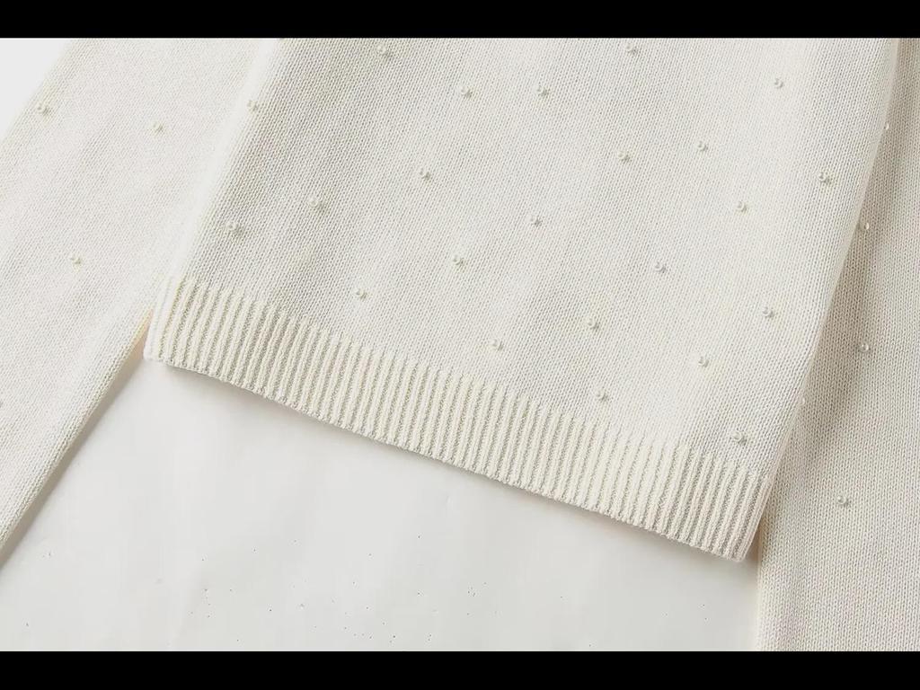 2024 Spring Women's Fashion Round Neck Sweater with Pearl Decor