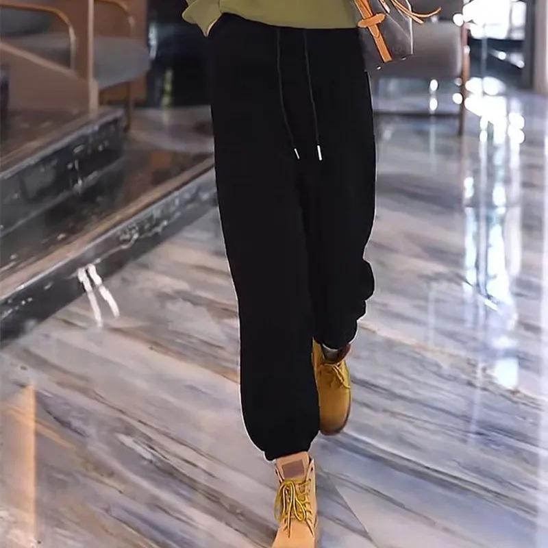 Winter large size thickened velvet corduroy pants women 2025 new women's loose slimming cuffed harem pants