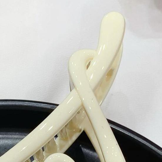 Women Hair Claw Hollow Heart Design Non-Slip Strong Grip Hairpins Back Head Shower Hair Clips Valentine Day Hair Accessories