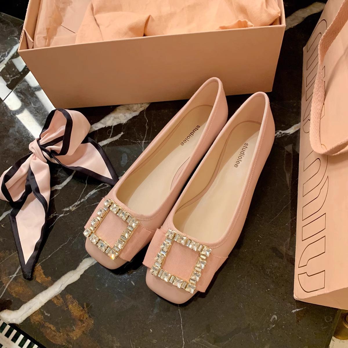 

классическая французская квадратная пряжка со стразами, универсальные женские туфли на плоской подошве из мягкой кожи для работы. 40 розовый