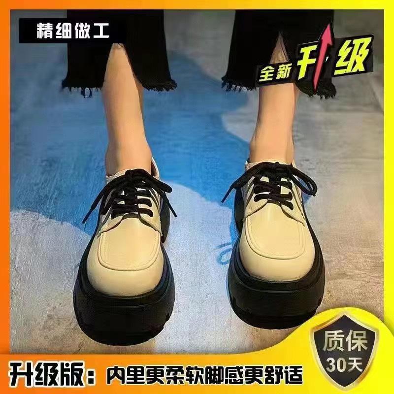 Dicker Absatz dicke Sohle weiße kleine Lederschuhe zum Schnüren Britischer Stil Retro Damen Koreanische Version Einzelne Schuhe neuer Trend im Sommer 2024