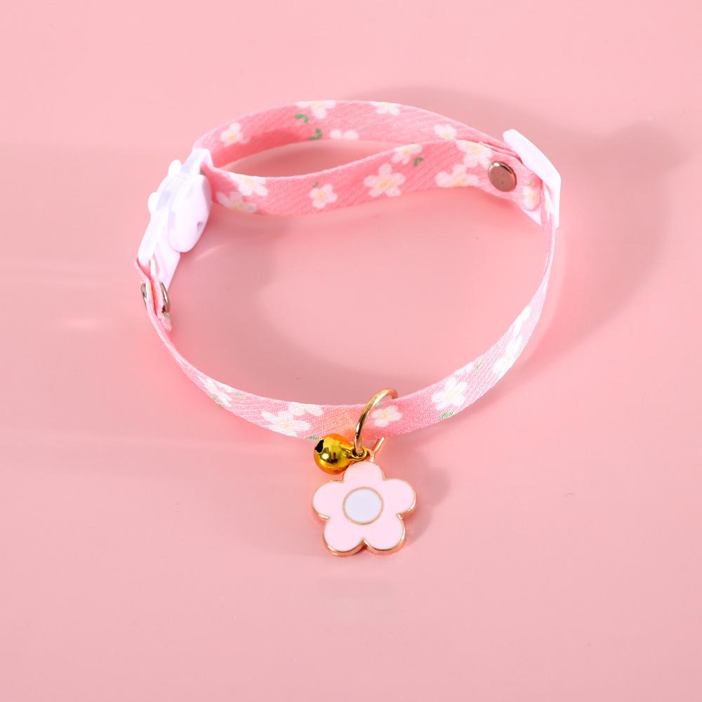 

Adjustable Cat Collar Fresh Flower Pet Collar with Bell and Flower Pendant To Prevent Loss for Cats and Puppies Pet Accessories рожевий