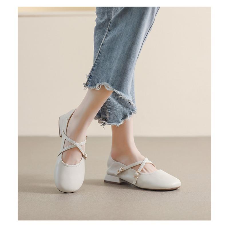 Women's soft soled thick heels round toe shoes