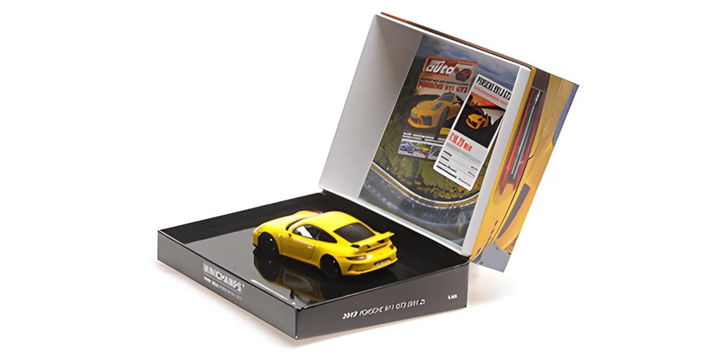 Minichamps 410066029 Porsche 911 GT3 Yellow Sports Car 2017 Scale Model Car 1/43