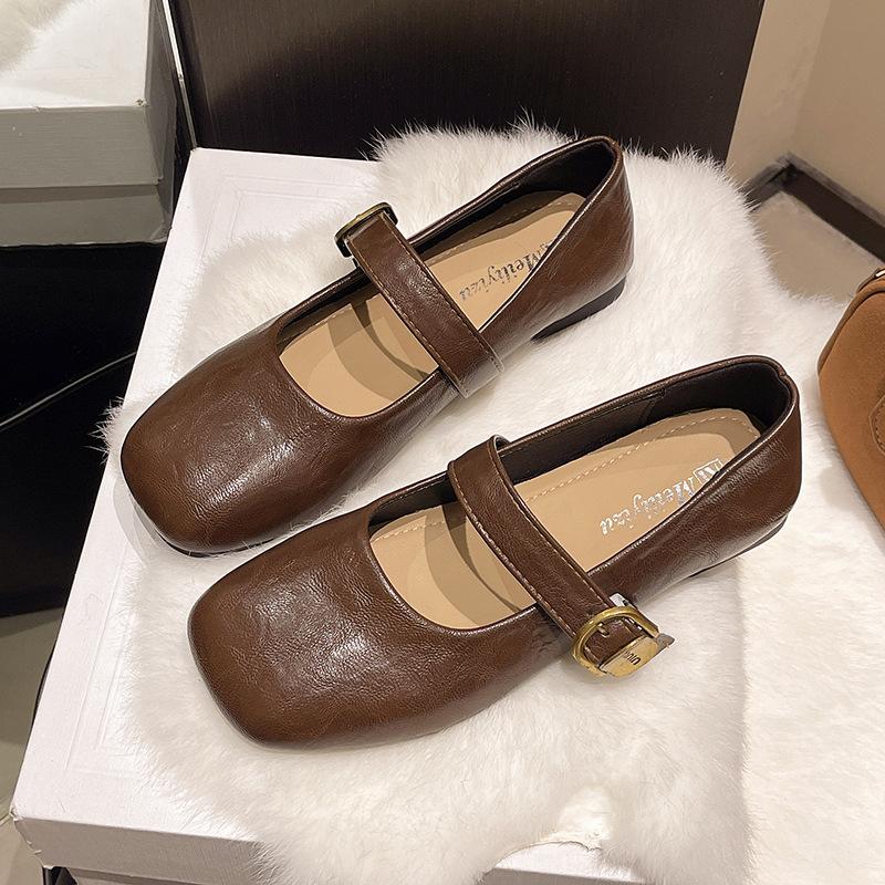Temperament square head flat sole shoes women's 2025 new spring and autumn French retro Mary Jane small leather shoes light mouth commuter shoes