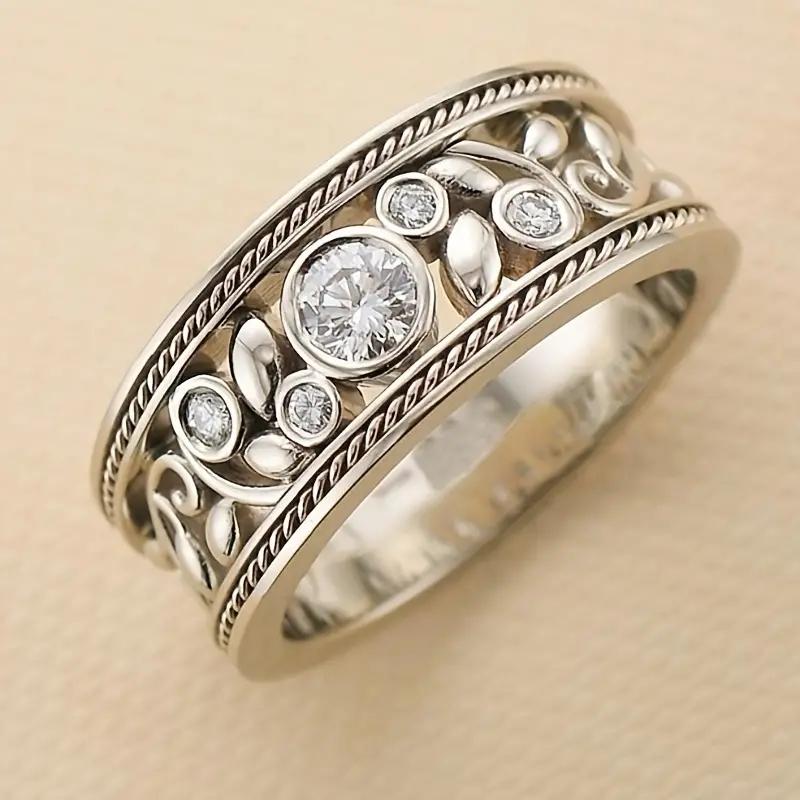 Huitan Chic Leaf Design Finger-ring Women Silver Color Crystal Cubic Zirconia Exquisite Female Accessories Party Fashion Jewelry