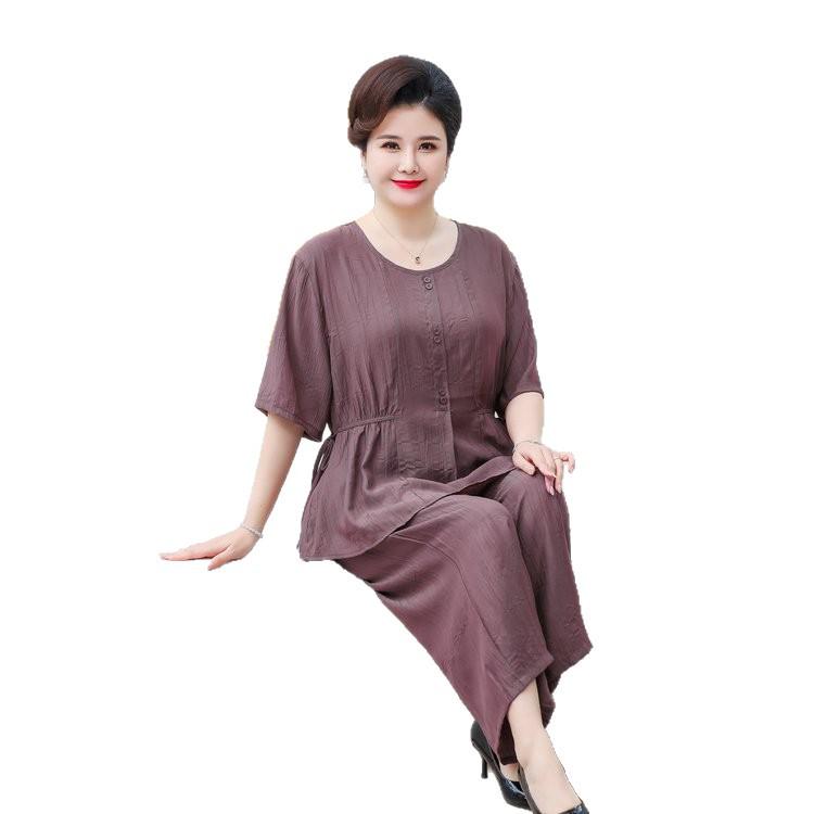 Plus Size Casual Summer Two-Piece Set for Middle-Aged and Elderly: Loose Short Sleeve & Slimming Design
