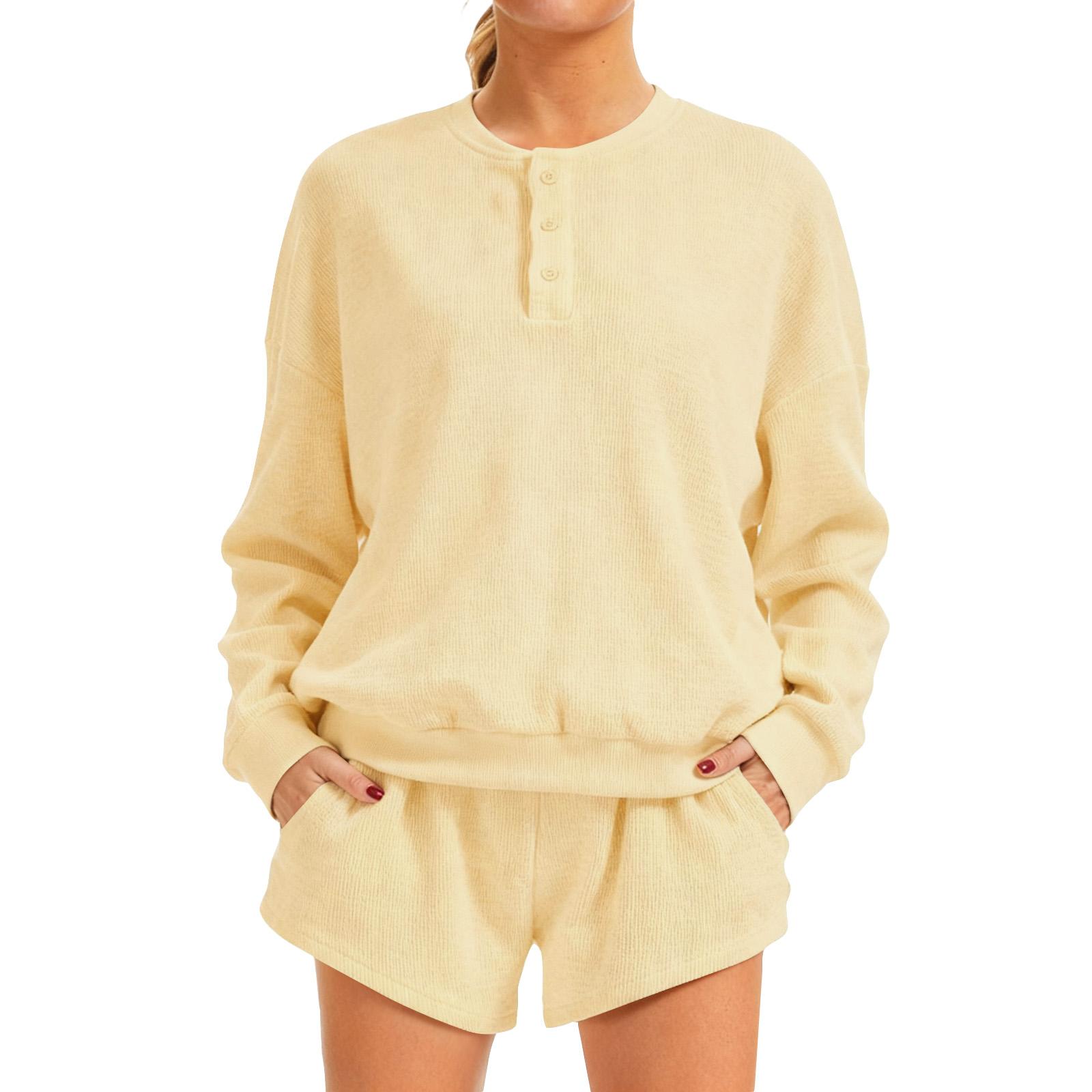 

Женский вязаный комплект оверсайз: толстовка с длинным рукавом и шорты с высокой посадкой, 2 предмета, повседневный наряд XL жёлтый