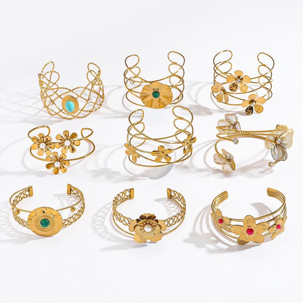 European & American Ocean Style Stainless Steel Bracelet with Starfish, Seashell, Coral Flowers, and Natural Stone Bangle Hand Jewelry.