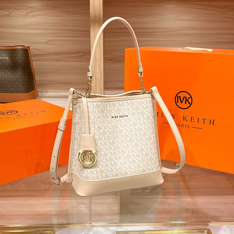 2024 Summer New Niche Design Handbag High-end Large Capacity Fashion Versatile Single Shoulder Crossbody Bucket Bag