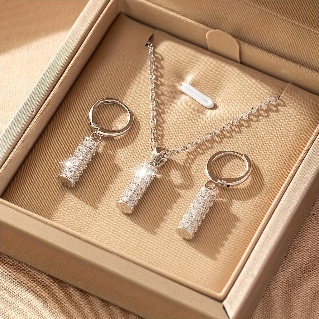 Luxurious and Elegant Cylindrical Pendant Earrings and Necklace Set, Elegant and Grand Women's Water Drop Clavicle Chain, Bridal Wedding Jewelry