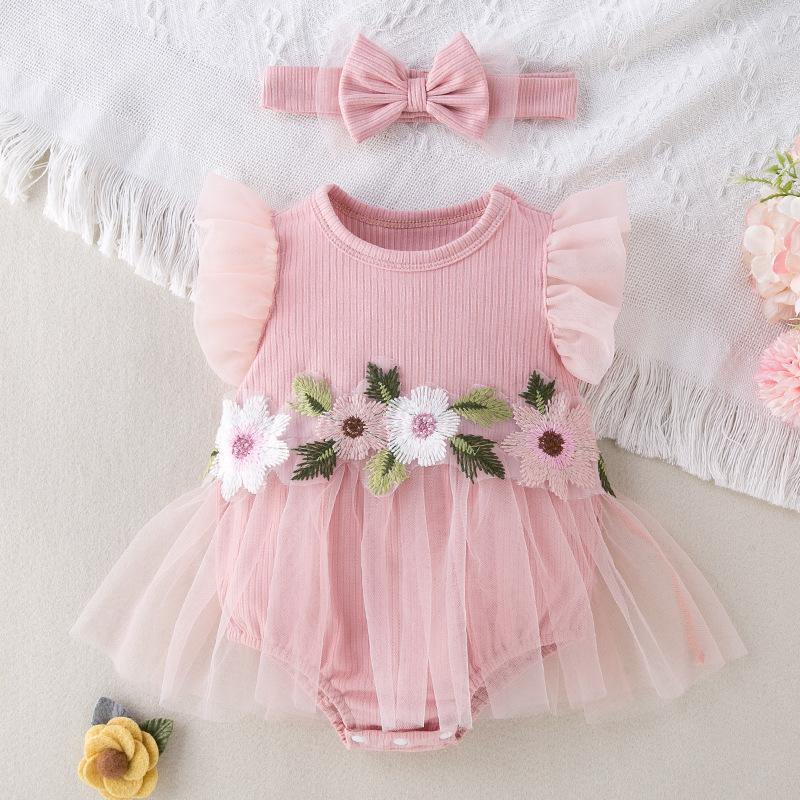Neues Baby-Mädchen-Netzkleid Stilvoller und niedlicher Jumpsuit mit kleinen Blumen-Flatterärmeln und Haarschmuck-Set