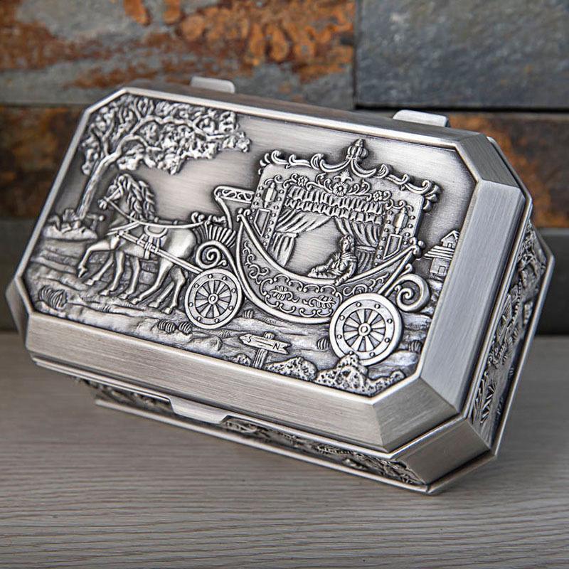 European Retro Castle Jewelry Storage Box, Exquisite Zinc Alloy Embossed Carriage Design – Ideal Wedding Gift.
