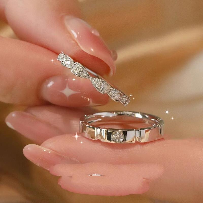 2 Pcs Silver Color Shiny Zircon Matching Couple Rings Luxury Delicate Wedding Rings Set for Women Men Charm Jewelry Accessories