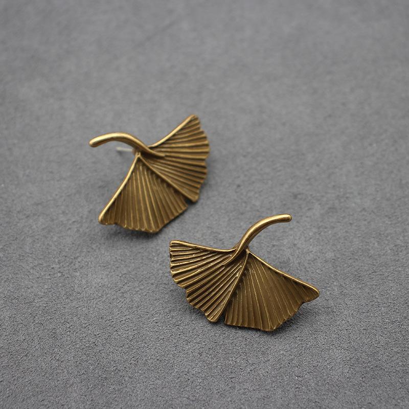 Modne kolczyki wiszące do biżuterii damskiej