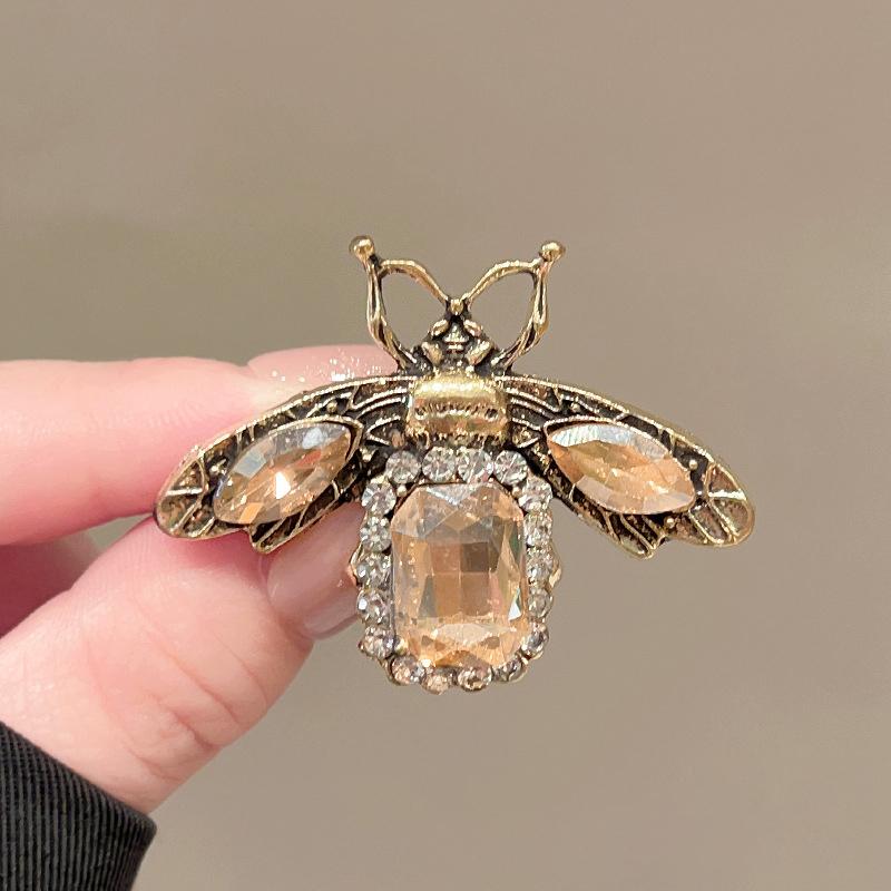 Rerto Bee Crystal Brooches For Women Enamel Rhinestone Animal Tassel Lapel Pins Men'S Suit Collar Pin Badge Accessories