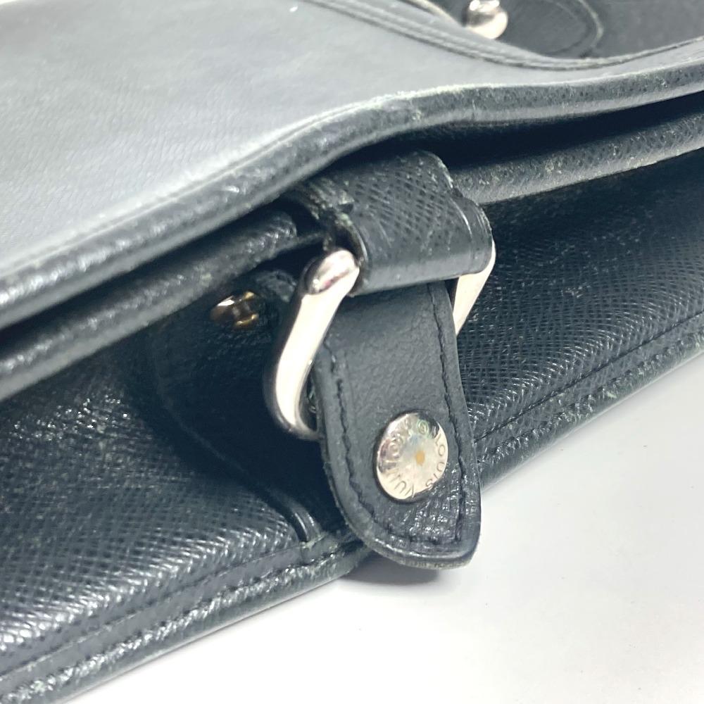 Louis Vuitton M32482 Taiga Andrei Bag Crossbody Shoulder Bag Ardoise Black