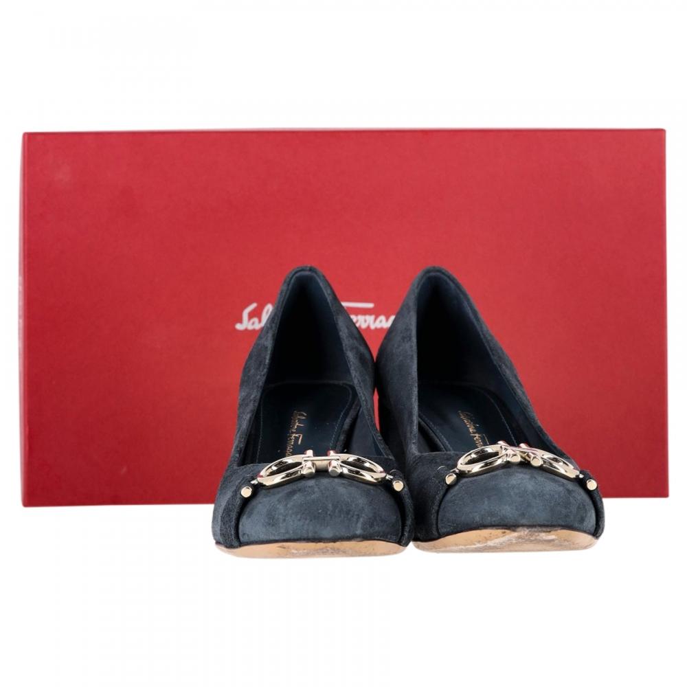 Salvatore Ferragamo Ferragamo Garda Pumps In Blue Suede Blue