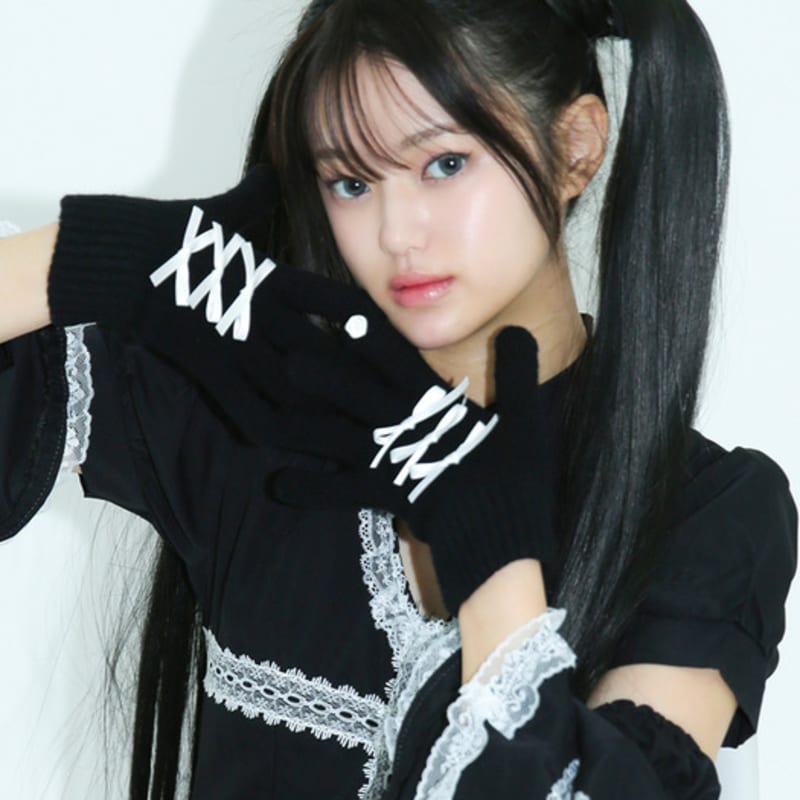 CLUT STUDIO 0 4 ribbon knit gloves - BLACK/WHITE