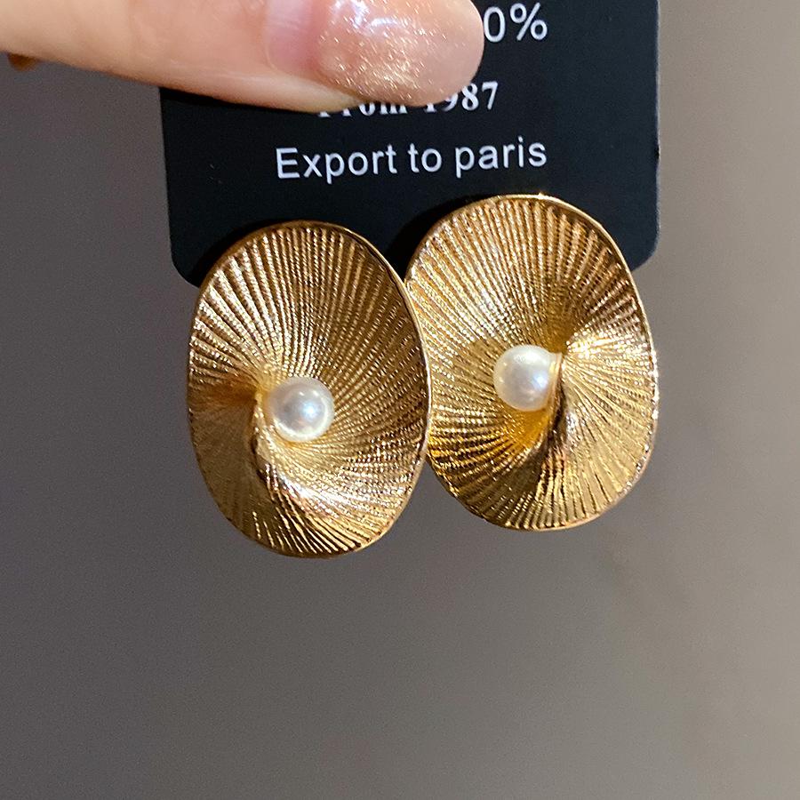 K real gold electroplated silver needle oval texture pearl stud earrings niche temperament earrings light luxury high-end earrings