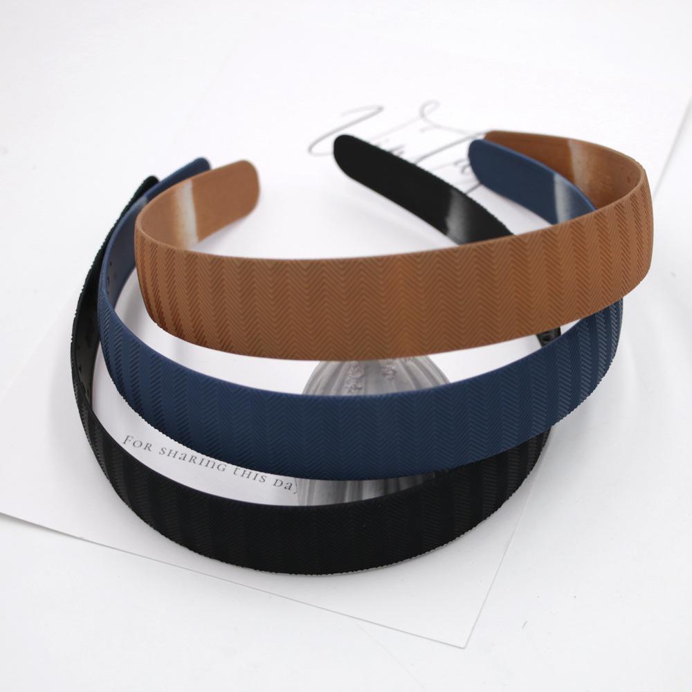 Non-Slip Black Headband with Teeth for Women: Ideal for Face Washing and Outings