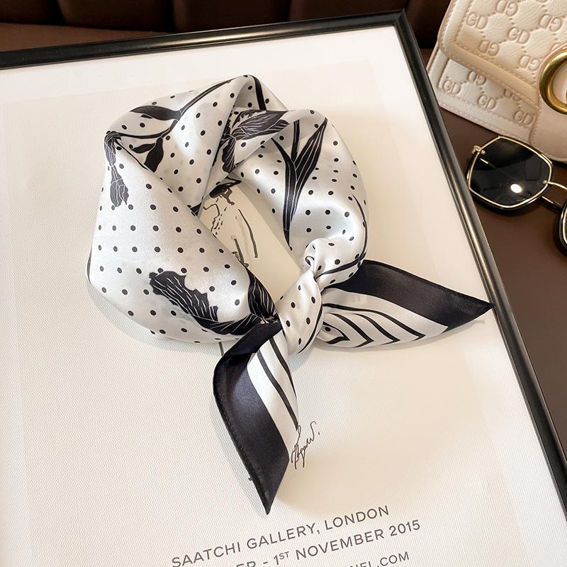 Beige Silk Silk Scarf Small Square Scarf Women's Versatile 111 Mulberry Silk Headband Small Silk Scarf Fashion Small Scarf with Shirt