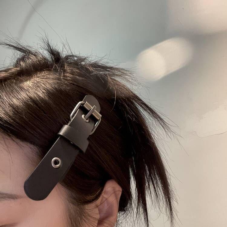 Spice Girl Design Leather Rivet Cross Pendant Edge Clip Female Bangs Handmade Faux Leather Rivet Hairpin Edge Clip Powder