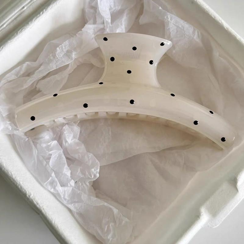 High-end temperament autumn and winter grab clip women's new simple and versatile back head hair shark clip hair clip headwear