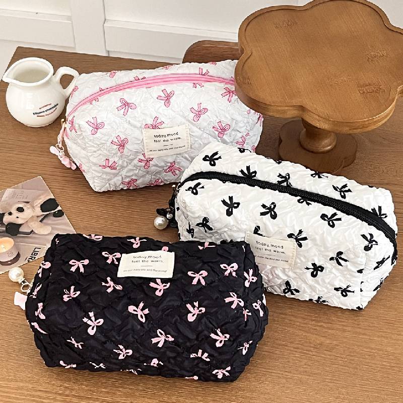 Minimalist Fabric Makeup Bag With Wrinkle Bows For Travel And Daily Use