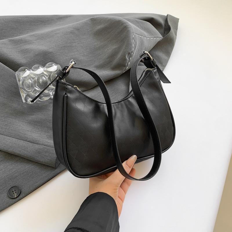 Elegant Black Pu Crescent Bag Fashionable Shoulder Bag For Trendy Casual Outings