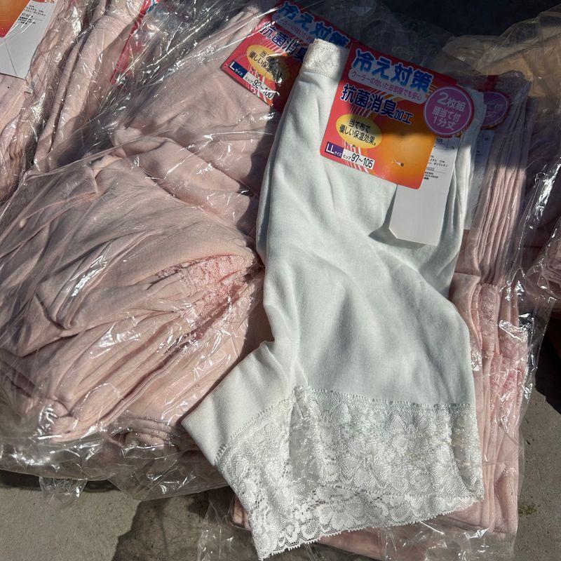 

Ежедневный заказ! Экспорт Экспорт Женские шорты Укороченные леггинсы Мягкая поддержка талии Наколенники Трусики Нижнее белье Защитные шорты White three-part pants LL