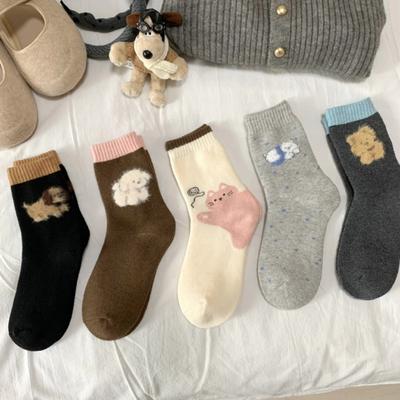 Damen Herbst- und Winter Verdickte und Fleece Cartoon Wolle Mittelrohr Frotteesocken
