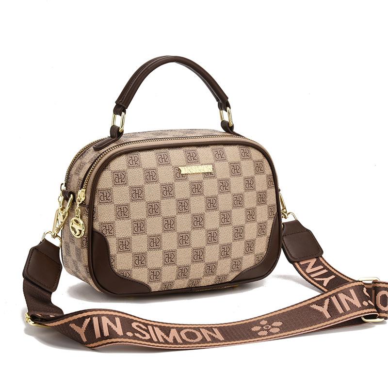 

Маленькая квадратная сумка женская 2025 новая мода универсальная женская широкополосная на плечо сумка-мессенджер простая сумочка