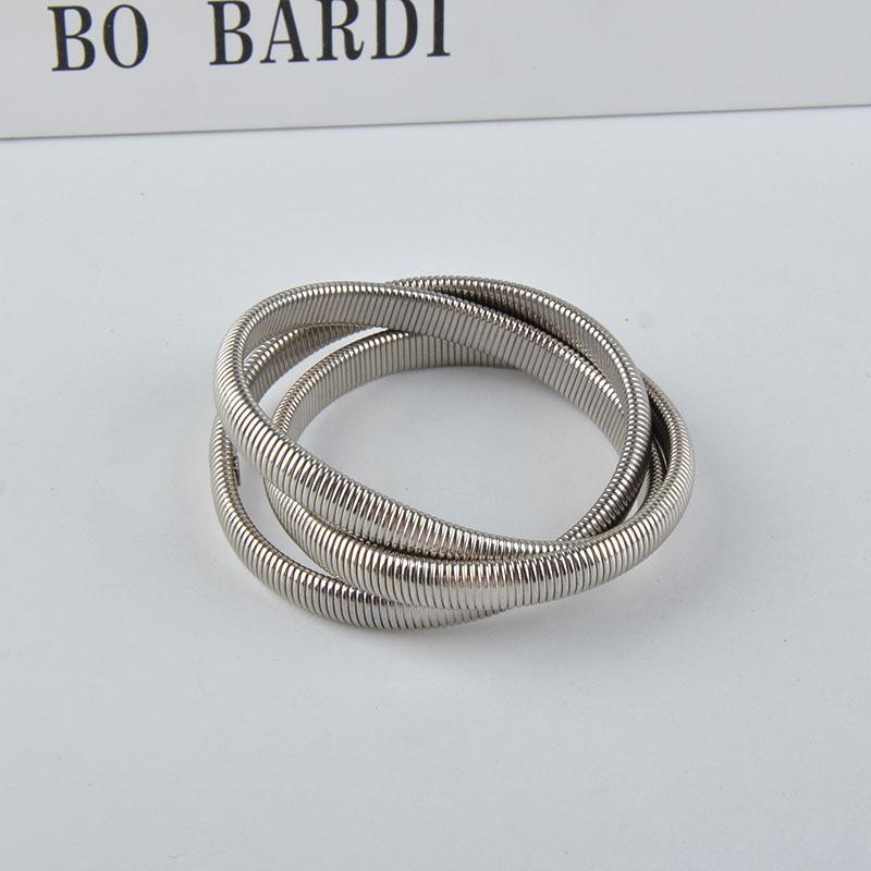 

Ретро преувеличенный трехслойный браслет с широким краем, персонализированный дизайн, браслет, металлический стиль, модный темперамент, новые украшения.