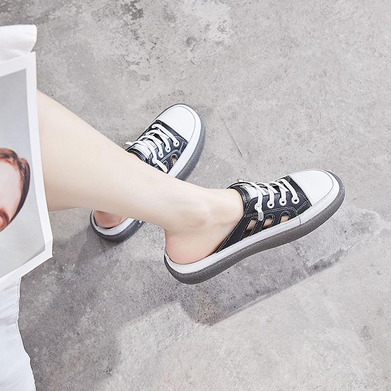 Half slippers women 2025 heelless lazy little white shoes Internet celebrities casual wear fashion bag head sandals women comfortable