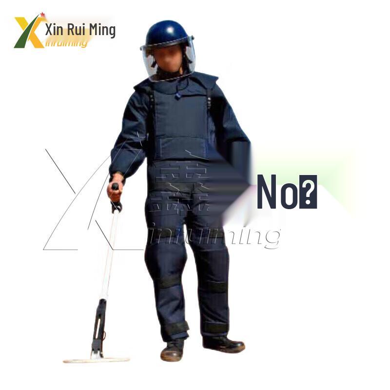 SE153 Explosive Ordnance Disposal Suit