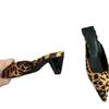 2025 nye vårslippers mote temperament allsidige spisse leopardtrykk halv-slippers dame medium hæl pose hode slippers dame