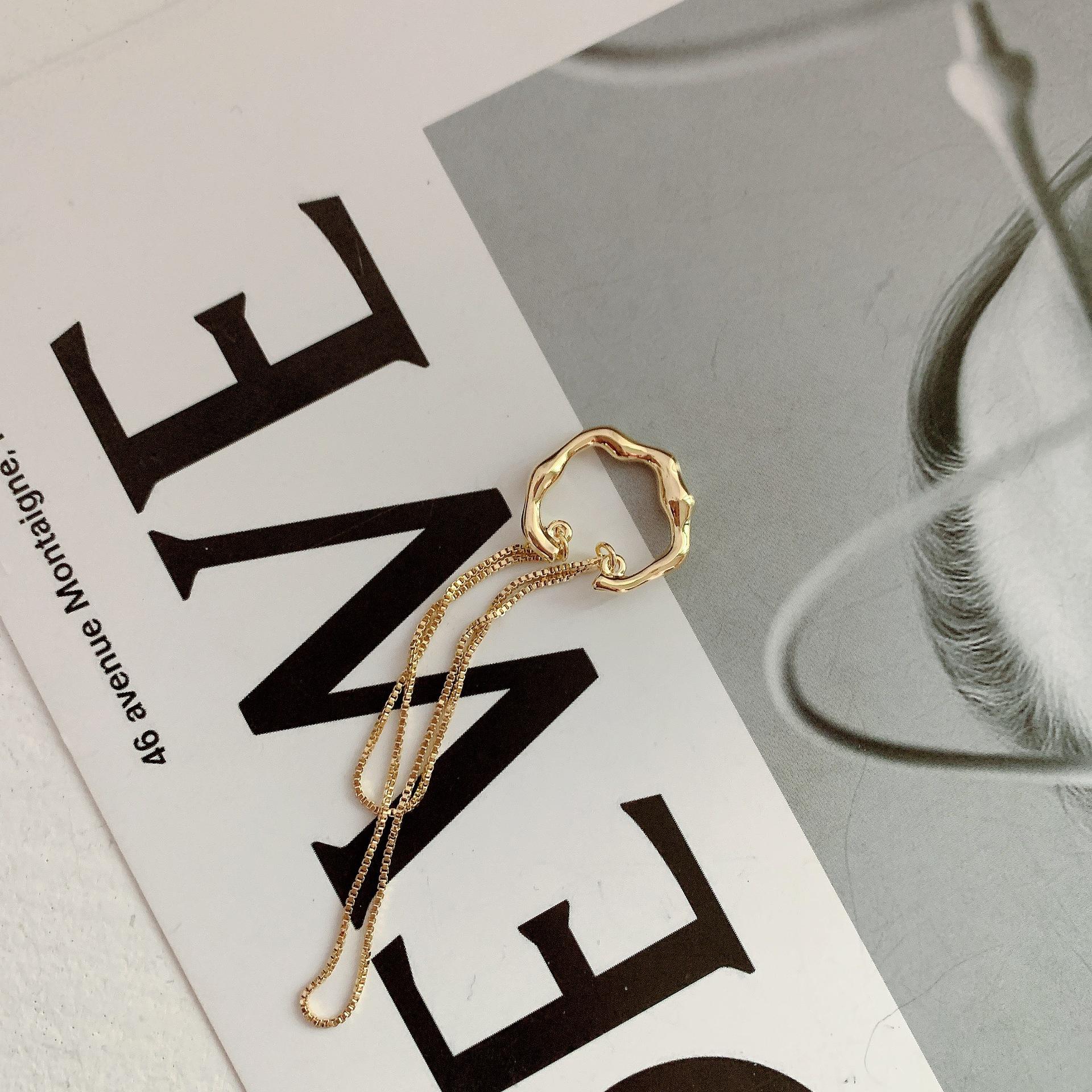 

Goth Gold Silver Color Letter C Earcuff Tassel Chain Ear Cuff Fake Piercing Faux Earrings for Women Korean Fashion Clips Jewelry