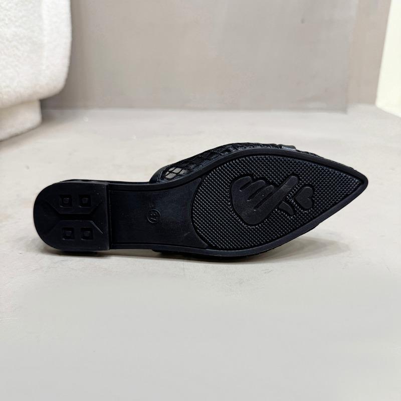 Fashion 2025 Summer Hot Sale Mesh Women’s Closed Toe Slippers Pointed Toe Buckle Breathable Sandals for Outdoor Plus Size Daily Slippers