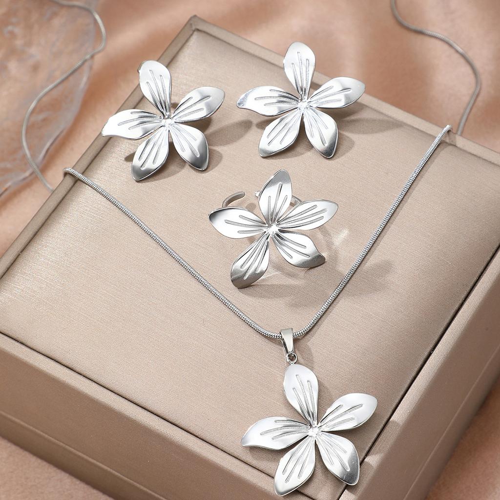 Stainless Steel Simple Fashion Exaggerated Large Flowers Pendant Necklace Ring Earrings Jewelry Set Female Creative Gift