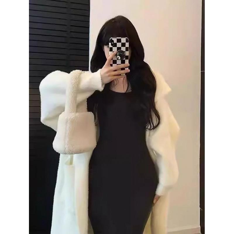 Women's Fleece-Lined Long Fishtail Dress - Pure & Sexy Style, Slimming Square Neck, Perfect for Autumn/Winter.