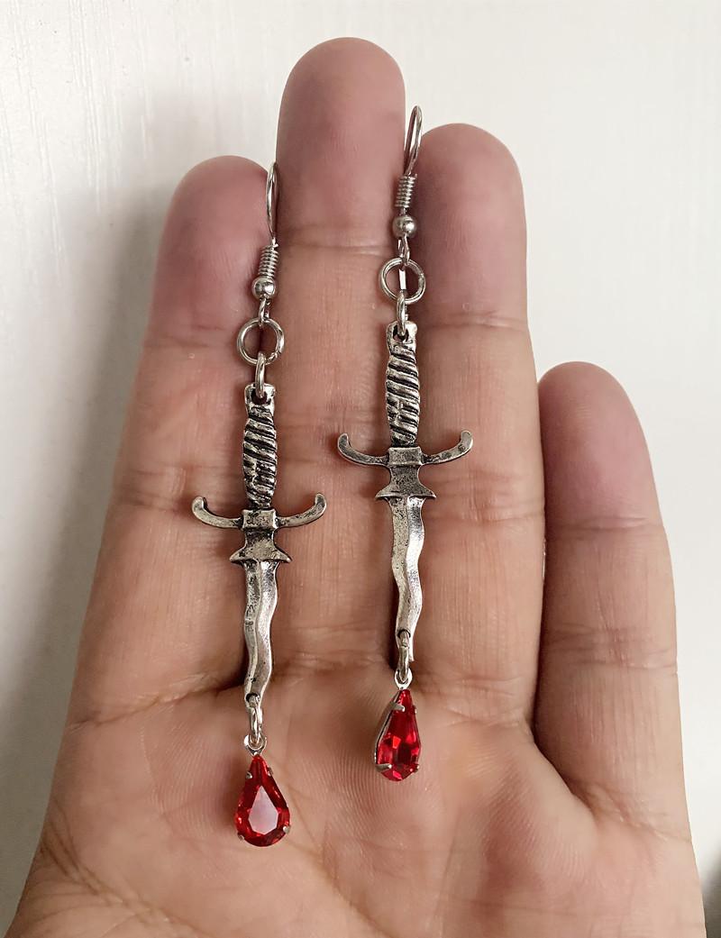 

Personality Goth Sliver Color Knife Blood Sword Red Blood Drops Crystal Dangle Earrings for Women Men Hallowmas Jewelry Gifts