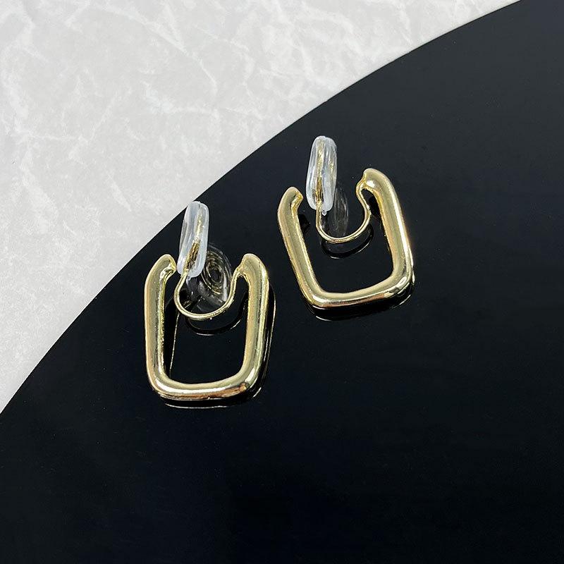 Korean Style Retro Pearl Ear Clip for Women - Mosquito Coil Holder, No Piercing, High-End, Fashionable and Versatile Luxury Earrings