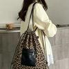 Strap-on Student Backpack with Large Capacity for Casual Use, Suitable for Students.